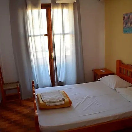 Aratos Hotel Parikia (Paros)